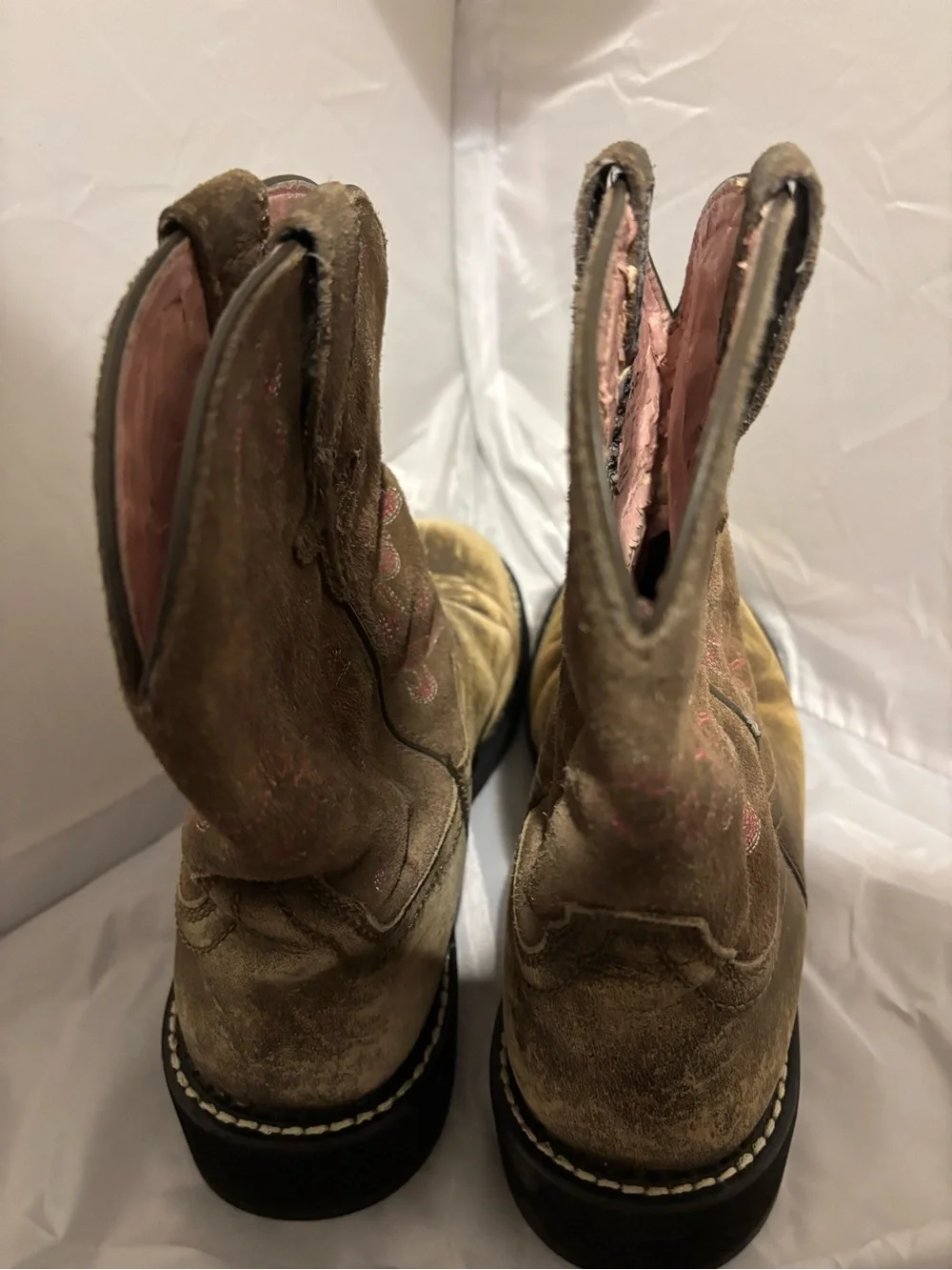 Ladies Fat baby Ariat. Size 8.5